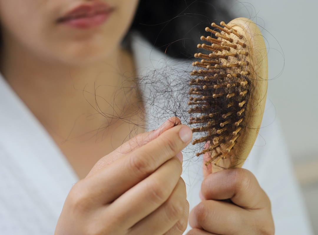 Imagem do post: Queda de Cabelo: Por Que o MMP Funciona Onde Cremes Não Funcionam