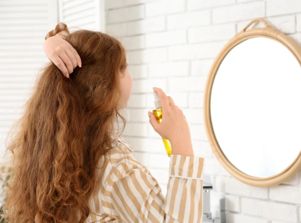 Imagem do post O Que o TikTok Não Mostra Sobre os Óleos Capilares: Benefícios Reais, Riscos e Mitos Que Você Precisa Parar de Repetir